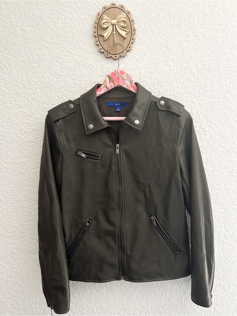 APT. 9 Women’s Olive Green Faux Leather Moto Jacket